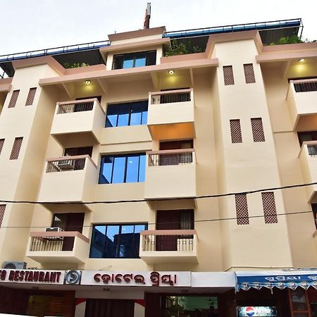 Hotel Priya Bhubaneswar Bagian luar foto